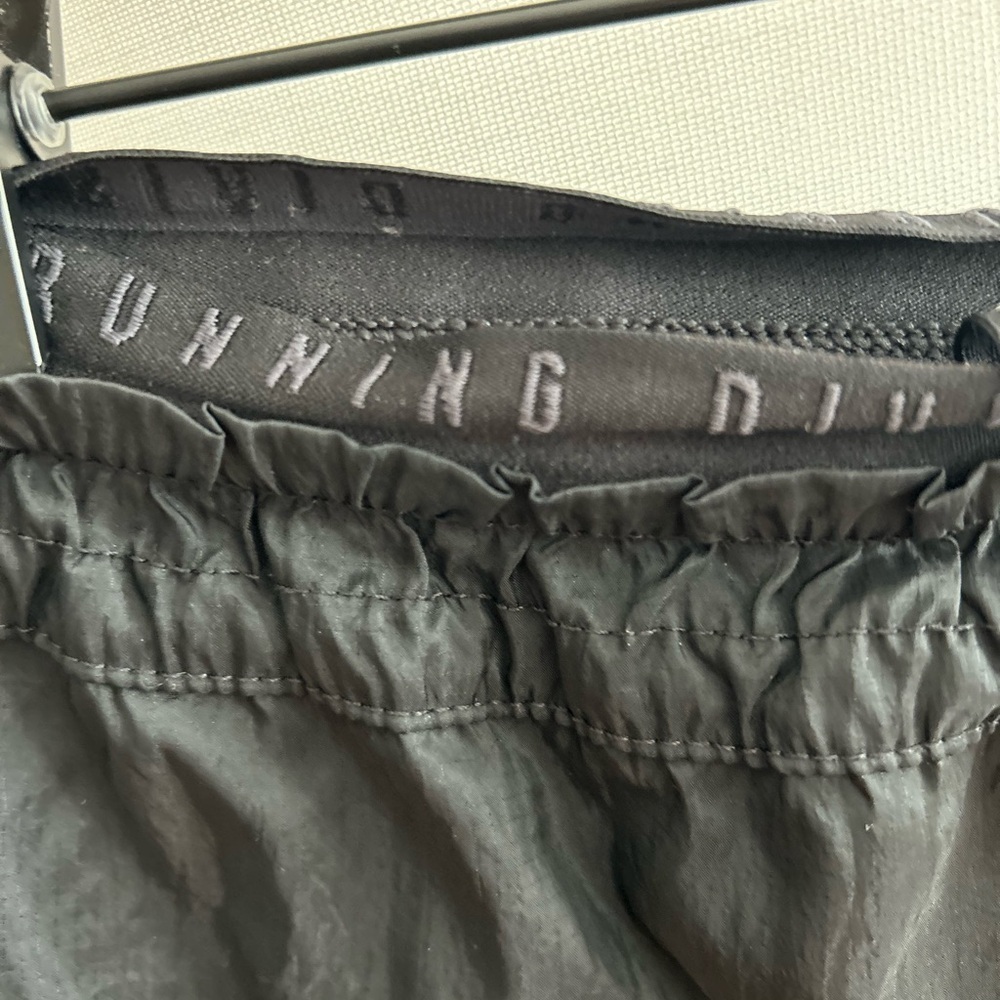Nike Running Run Division tempo luxe 2in1 shorts in black Size L - Picture 6 of 10